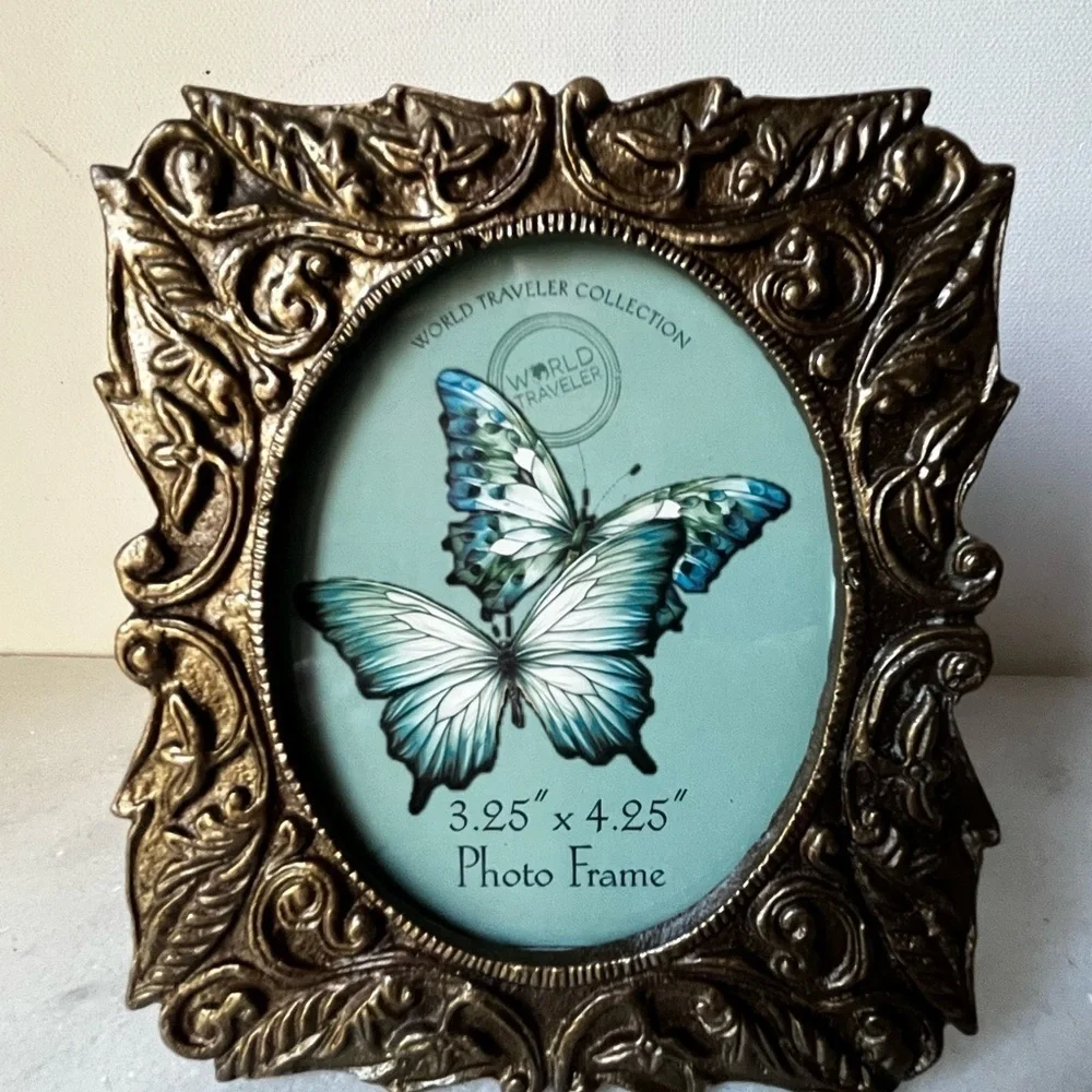 Antique gold metal or brass Photo Frame oval opening for 3.25”x4.25” photo
